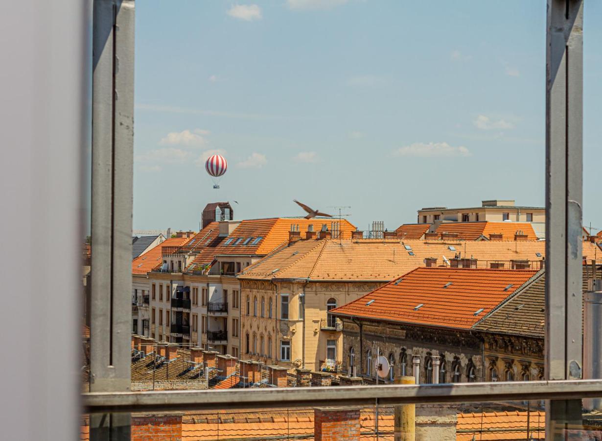 Luxury Apartment With Balcony In Downtown Budapest Exterior photo
